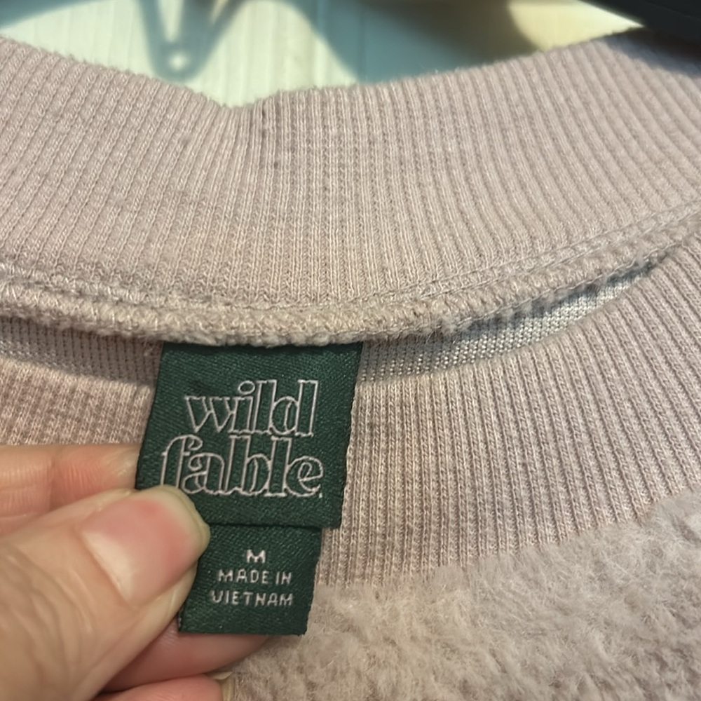 Wild Fable Faux Fur Sweatshirt Size Medium Mauve - Picture 4 of 6